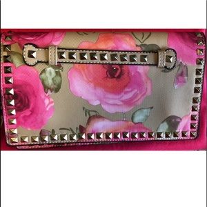 INZI: studded clutch in perfect condition